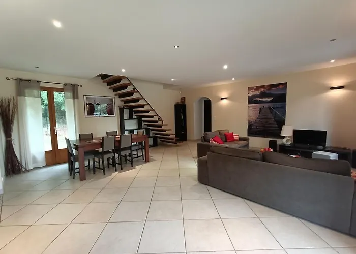 De La Croix De La Main Veyrignac