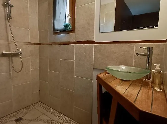 De La Croix De La Main